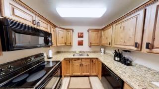 Red Cliff Condos #1B - 6