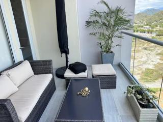 Apto de Lujo 2 Hab con Balcón y Vista al Mar - 2