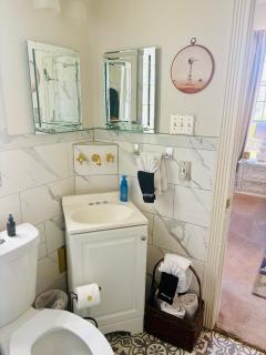 Woodrow House Bed & Breakfast - 9