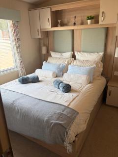 Beautiful Caravan Sleeps 6 views of Lundy Island - 5