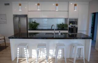 Orewa Coastal Executive Retreat - 5 Beds & 5 Private Baths - 9