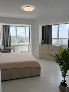 The Bright Horizon Suite - 5