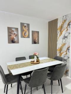Gelos Place - 6