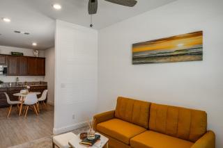 1BR Guest House w/ Private Entrance and Laundry - 7