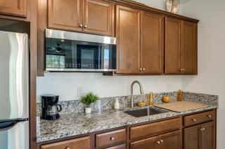 1BR Guest House w/ Private Entrance and Laundry - 3