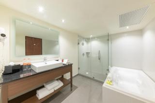 Holiday Inn Guadalajara Expo Plaza del Sol by IHG - 2