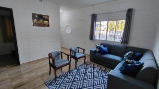 Casa Azul, três quartos confortáveis, sala com TV e WI-FI na casa toda para sua comodidade - 7
