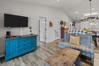 The Farmhouse at Fall Creek - 4
