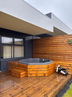 Cozy Family Home with Hot Tub - 5