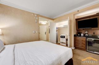 MGM Signature-10-618 Jacuzzi Studio - 3