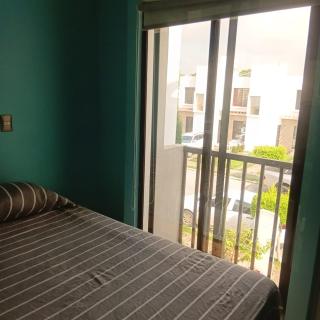 Casa completa ideal para empresas o familias grandes, zona Residencial Privada seguridad las 24hrs - 1