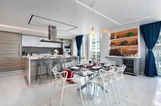 Stunning Condo by the Beach - 0