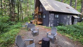 Luxury A-Frame with New Hot Tub, Cozy Fireplace & Backyard Firepit - 9