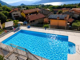 Stunning Pool Apartment with Lake View - 0