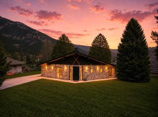 Luxury Big Sky Golf Course Retreat with Hot Tub - 0