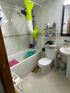 Private Room in Spacious Modern Apartment AC & Shared Kitchen - 1