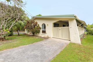 Seascape Holidays - 53 Reef Street - 0