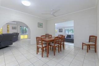 Seascape Holidays - 53 Reef Street - 2