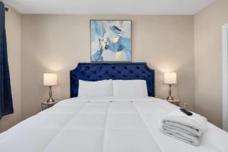Luxury 2BR 2BA King Beds Houston Stay Fast Wi-Fi - 3