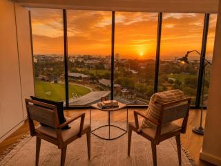 City and Lake Views with Balcony Pool and Parking - 7