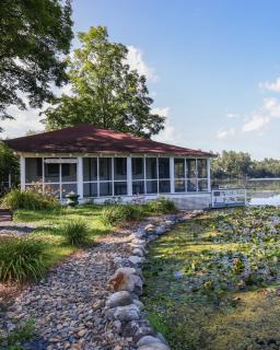 Heart's Desire, Cottage with stunning lake views - 0