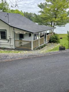 Lakefront Haven Modern Cottage - 7