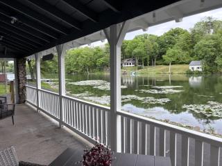 Lakefront Couples Retreat in the Poconos - 3