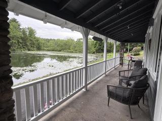 Lakefront Couples Retreat in the Poconos - 2