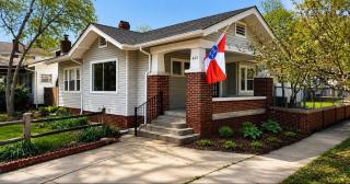 Near Downtown & College Hill, sleeps 10, garage & fenced yard - 0