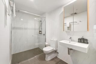 Sunny, Central & Modern Apt with Breathtaking Views! - 5