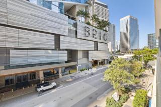 Stylish 1BR Tower Stay in Downtown Brickell - 1