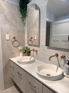 Ananda House - Full Estate l Pool & Infrared Sauna l 2 mins Walk to Village - 8