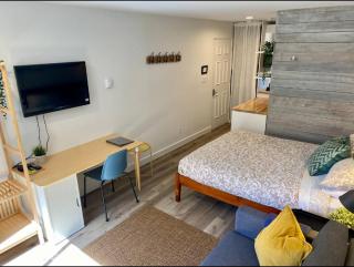 NEW Studio | Free parking | Complex pool & hot tub - 2