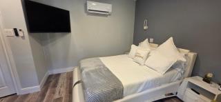 Private Luxury Apartment Near IKEA, Gated Parking - 4