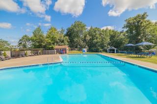 Pocono Retreat, Hot Tub, Game Room, Sleeps 12 - 8