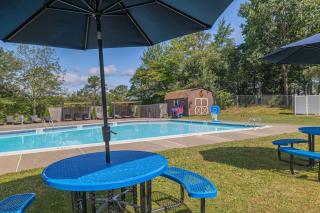Pocono Retreat, Hot Tub, Game Room, Sleeps 12 - 1