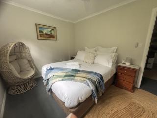 Riverfront, Tiny Home in Natural Bush - 5