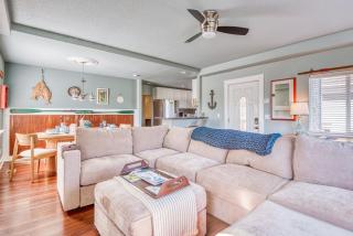 Pelican Keel 4BR, Bay Views & Walk to Beach Bay - 9
