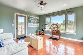 Pelican Keel 4BR, Bay Views & Walk to Beach Bay - 1