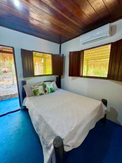 Casa da Arvore com cafe da manha piscina AC e praia - 3