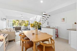 Yarraga Tropical Escape with Pool & Private Rooftop - 7