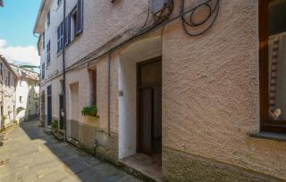 2 Bedroom Gorgeous Apartment In Carro - 5