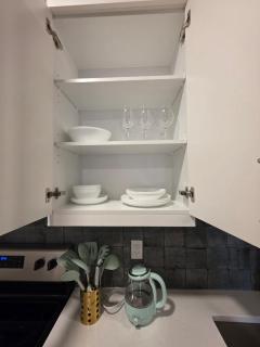 Private Luxury Retreat - King Bed - Full Kitchen - 2