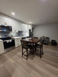 Private Luxury Retreat - King Bed - Full Kitchen - 9