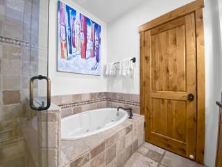 502 B Gold Coast! townhouse - 9