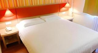 Home Inn-Qingdao Chongqing Zhong Road Licang Walking Street - 1