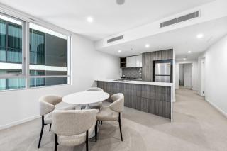 Scenic 2BR with Balcony and Recreational Deck Access - 6