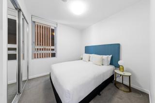 Scenic 2BR with Balcony and Recreational Deck Access - 4