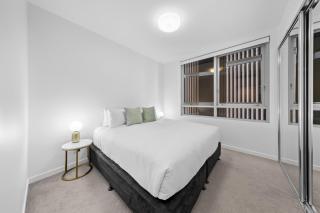 Elegant City Retreat Arthouse 1BR Apartment - 8