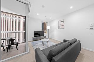 Elegant City Retreat Arthouse 1BR Apartment - 1